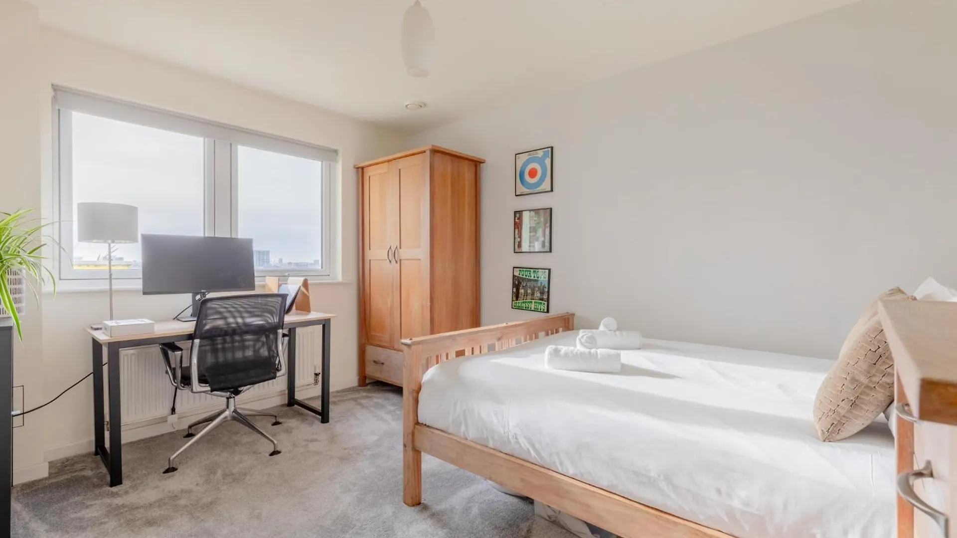 Apartment Sun Filled 2Bd Flat With City Views Mile End London
