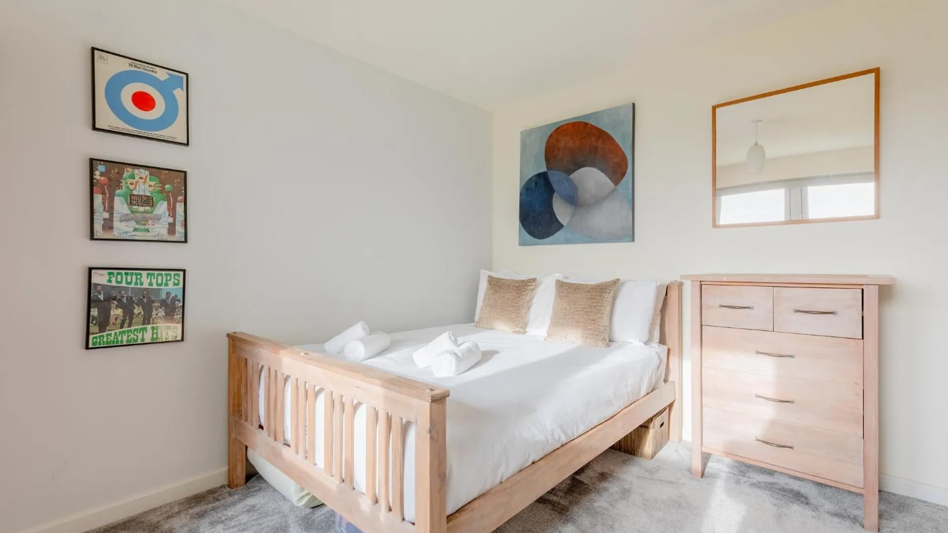 Apartment Sun Filled 2Bd Flat With City Views Mile End London